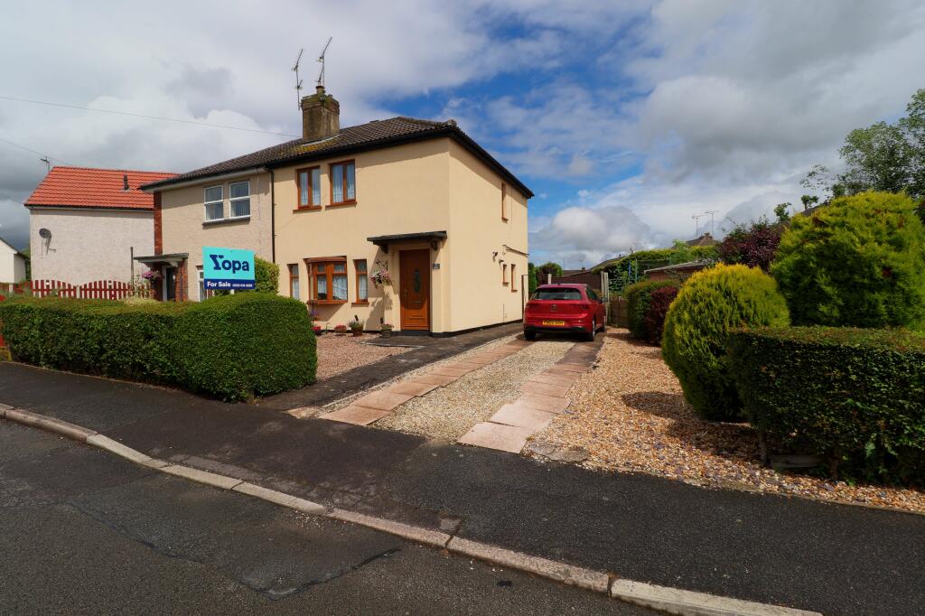 2 bedroom semidetached house for sale in Beech Avenue, Pinxton