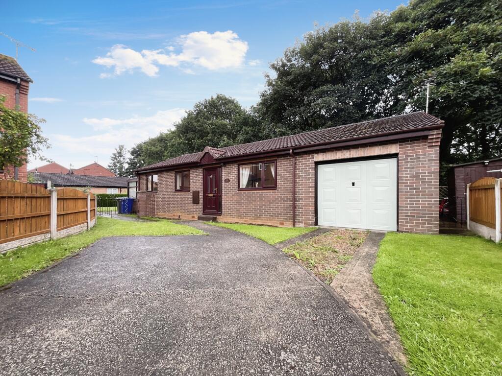 2 bedroom detached bungalow for sale in Pasture Close, Armthorpe