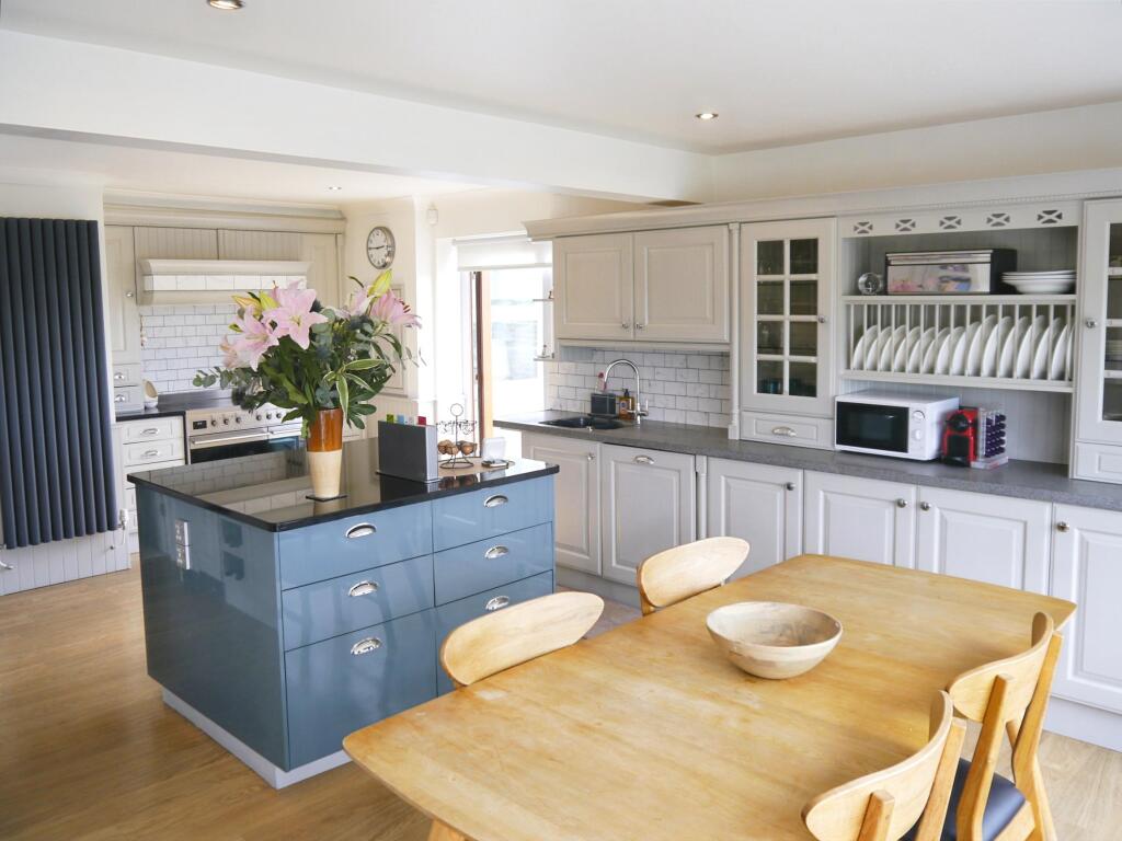 4 bedroom property for sale in Limekilns, North Anston, Sheffield, S25