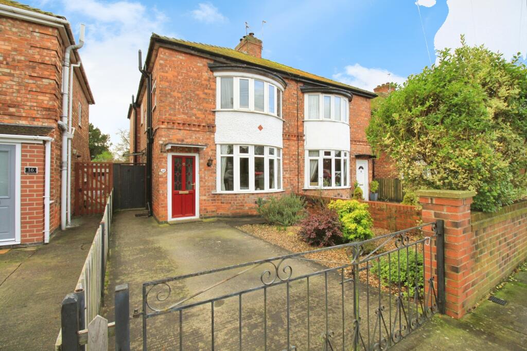 4 bedroom semidetached house for sale in North Lane, Dringhouses, York