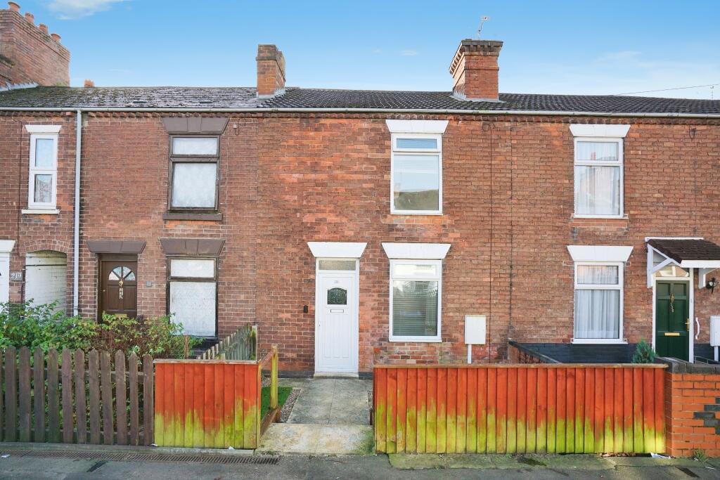 2 bedroom terraced house for sale in Heath Road, Burtonontrent, DE15