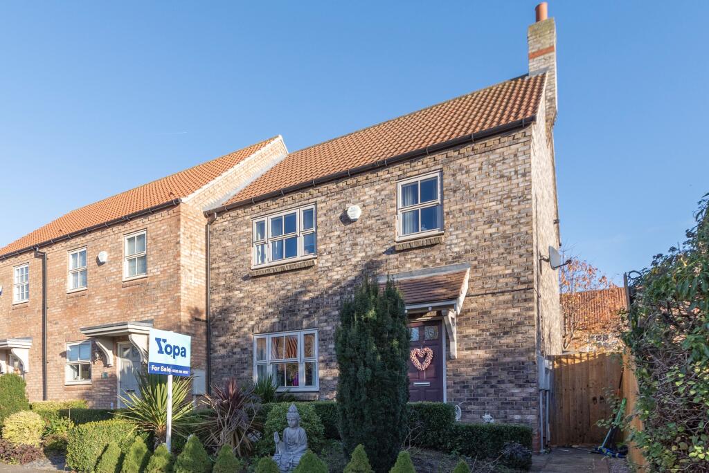 3 bedroom semidetached house for sale in Lilley Street, Long Bennington, Newark, NG23