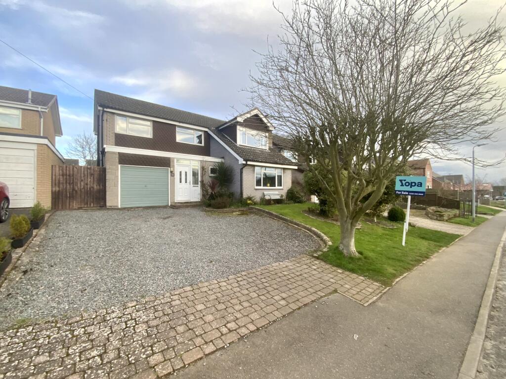 4 bedroom detached house for sale in Low Road, Barrowby, NG32