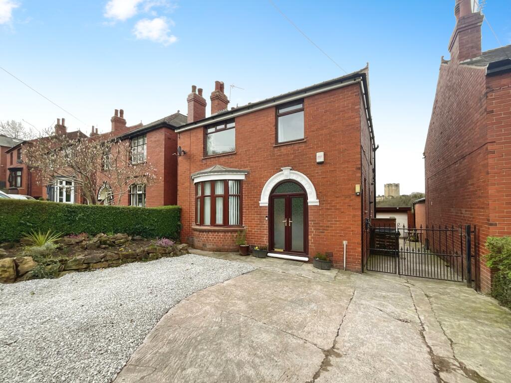 4 bedroom detached house for sale in Minneymoor Lane, Conisbrough