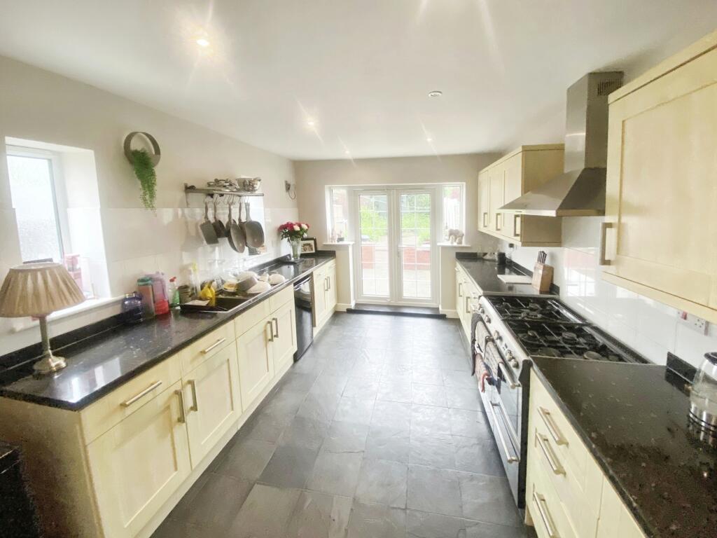 3 bedroom terraced house for sale in Clowne Road, Stanfree