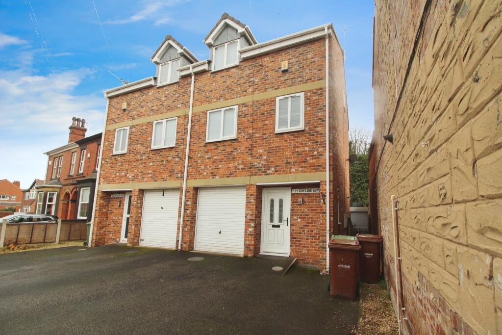 4 bedroom semidetached house for sale in Cow Lane, Knottingley, WF11