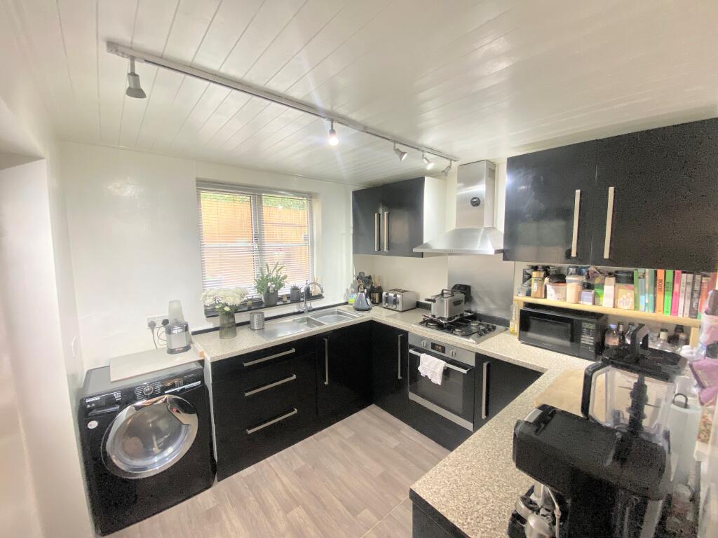 2 bedroom terraced house for sale in Longfield Road, Sheffield, S10