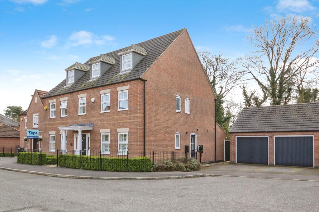6 bedroom detached house for sale in Lothian Way, Greylees, Sleaford, NG34