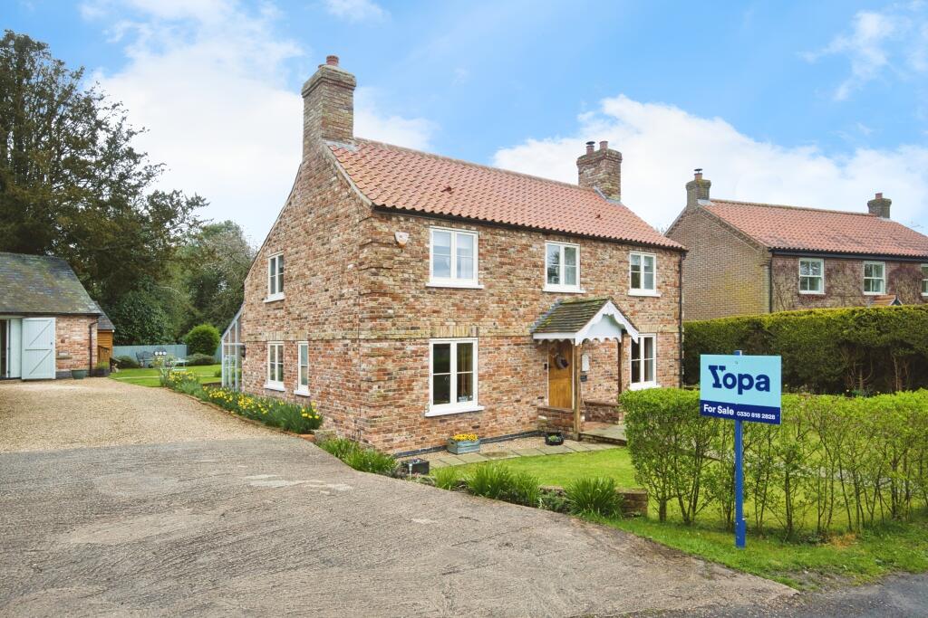 3 bedroom detached house for sale in Moat Lane, Old Bolingbroke, PE23