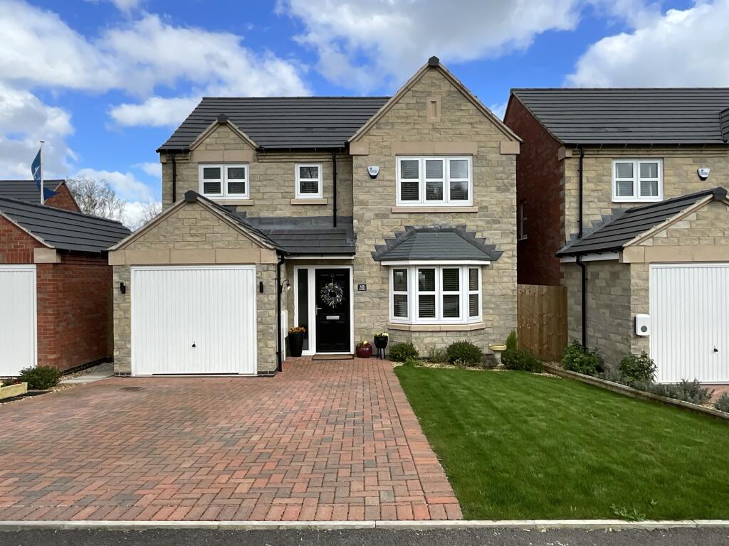 4 bedroom detached house for sale in Woodside, Crich, Matlock, DE4