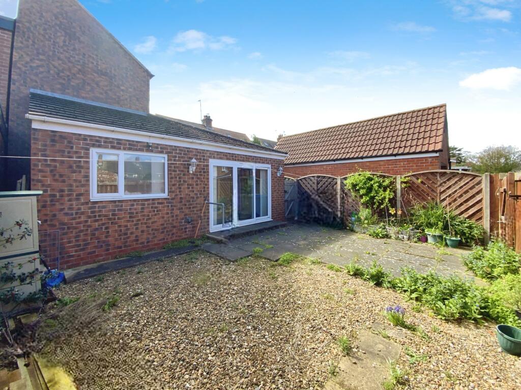 1 bedroom flat for sale in Hallgate, Cottingham, HU16