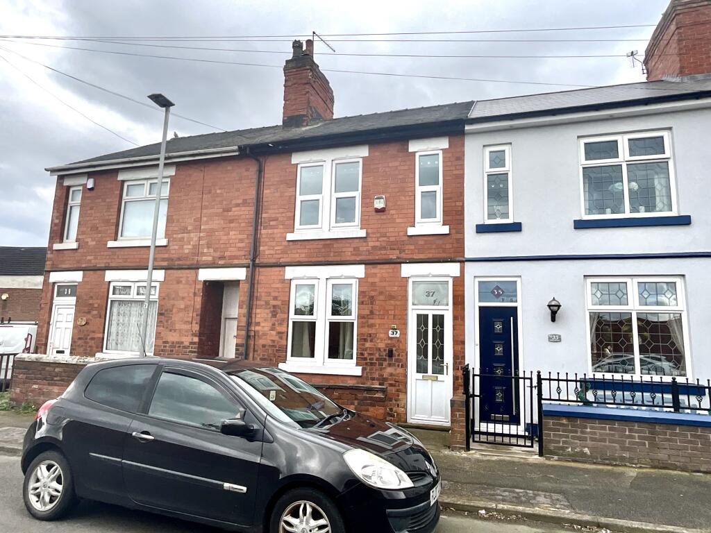 2 bedroom terraced house for sale in High Street, Huthwaite, Suttonin