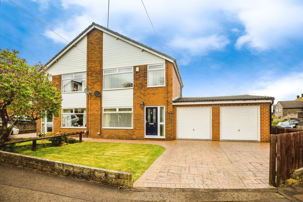 4 bedroom semidetached house for sale in Castlefields Road, Brighouse, HD6