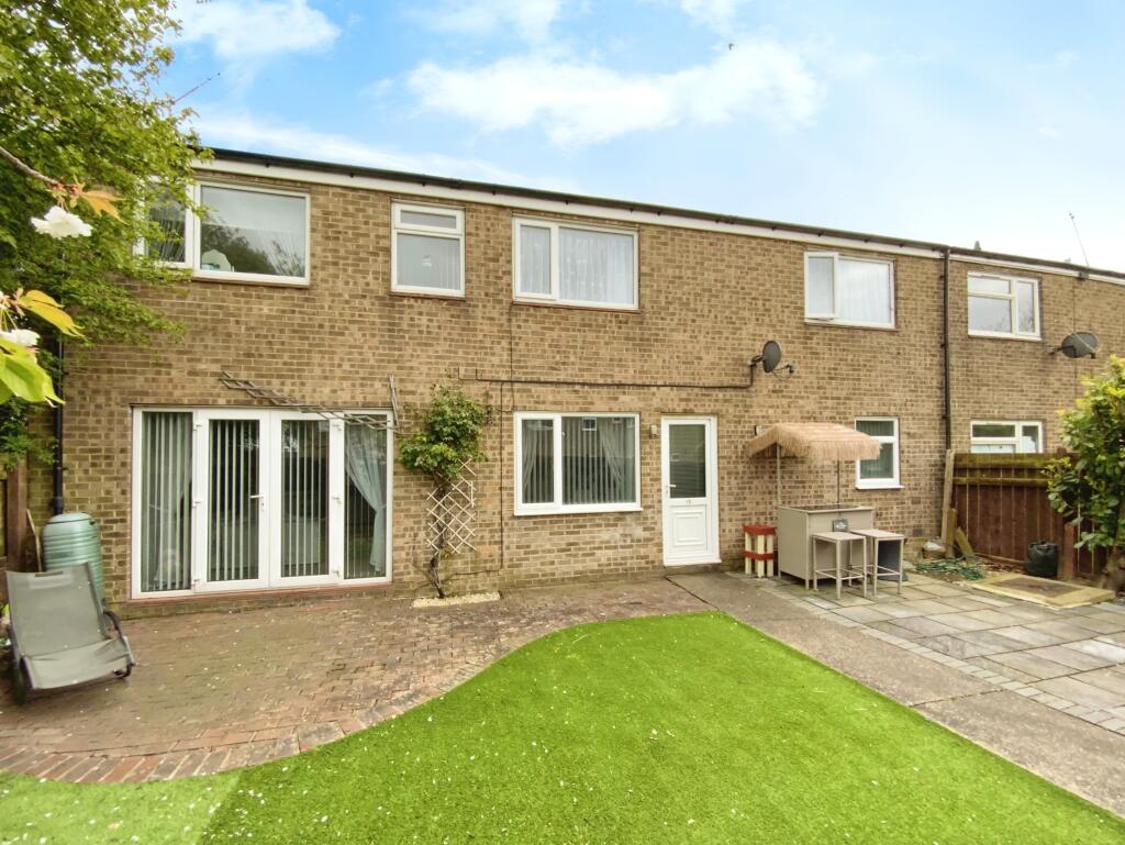 4 bedroom terraced house for sale in Wimborne Close, Hull, HU7