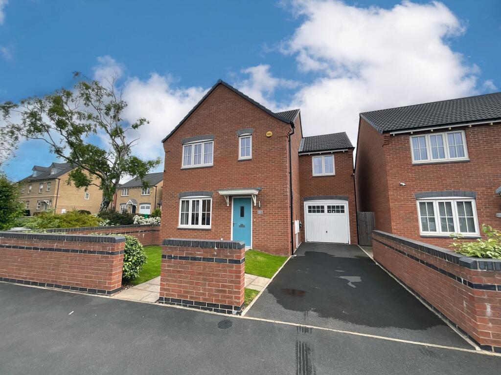 4 bedroom detached house for sale in Robins Wood Road, Nottingham, NG8