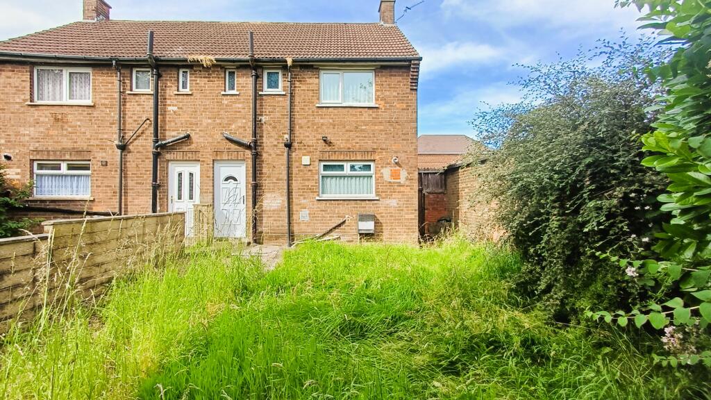 2 bedroom semidetached house for sale in Weardale Close, Bradford, BD4