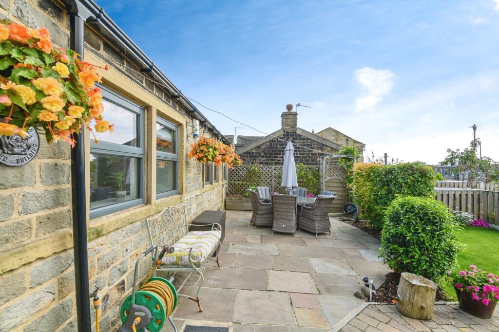 Additional property image - Beacon Road, Bradford, BD6