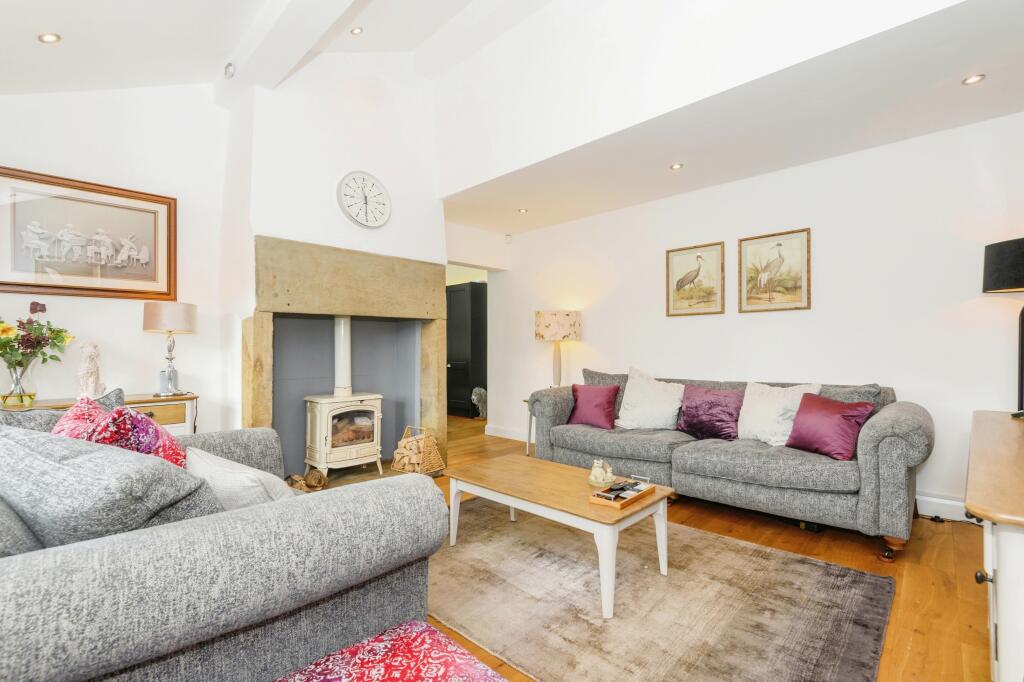 Additional property image - Beacon Road, Bradford, BD6