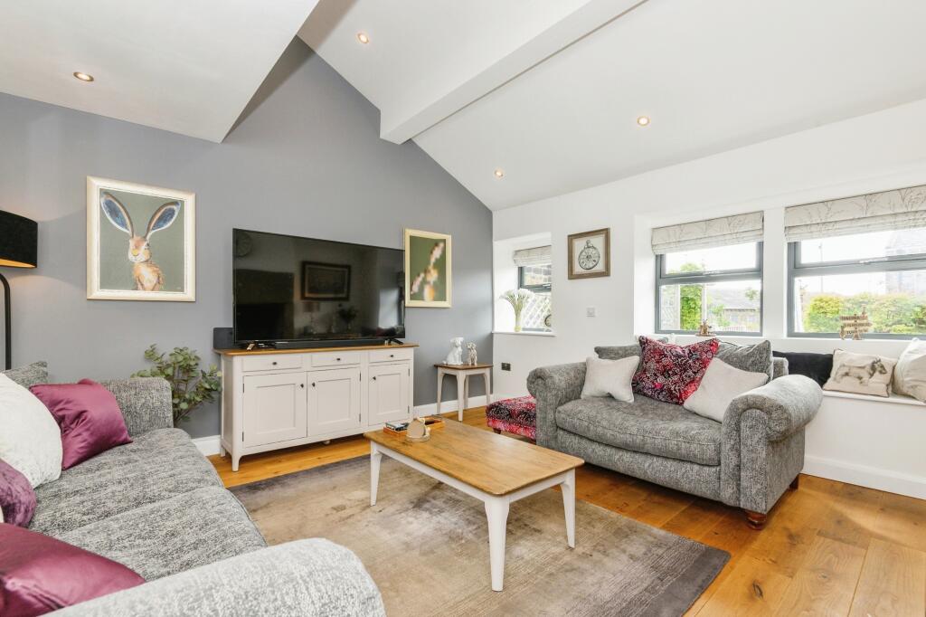 Additional property image - Beacon Road, Bradford, BD6