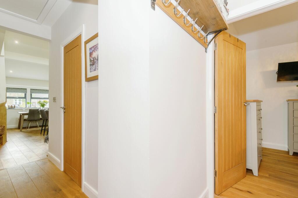 Additional property image - Beacon Road, Bradford, BD6