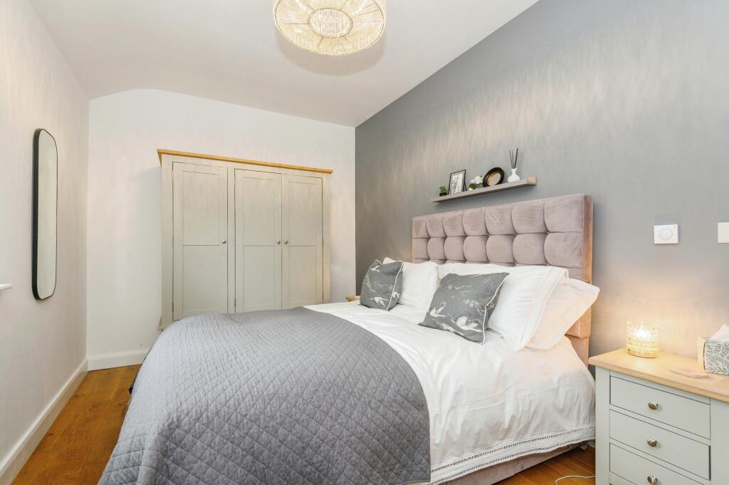 Additional property image - Beacon Road, Bradford, BD6