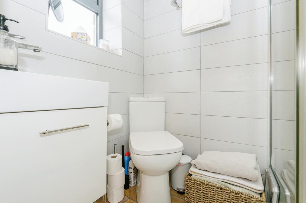 Additional property image - Beacon Road, Bradford, BD6