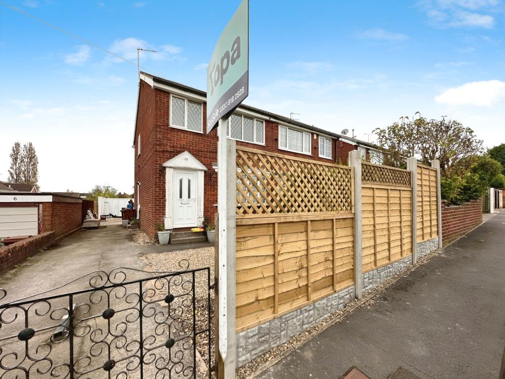 3 bedroom semidetached house for sale in Glenlea Gardens, Pudsey, LS28