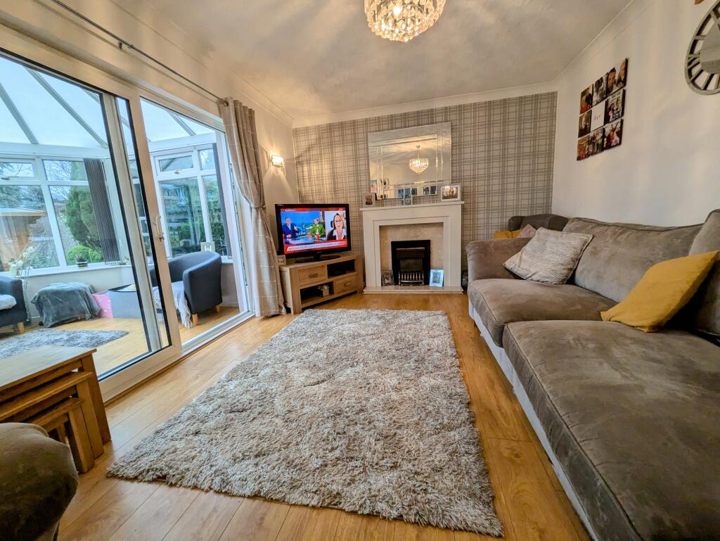 Additional property image - Reevy Drive, Bradford, BD6
