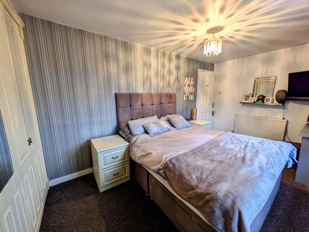 Additional property image - Reevy Drive, Bradford, BD6