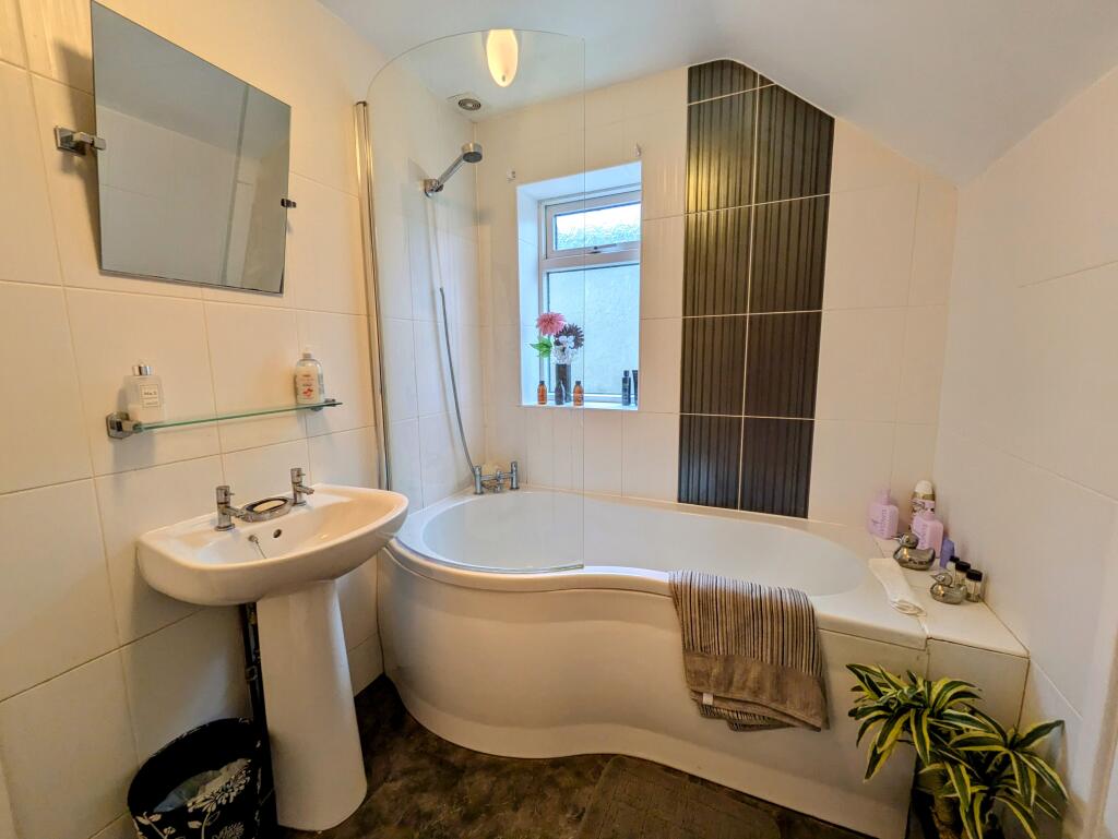 Additional property image - Reevy Drive, Bradford, BD6