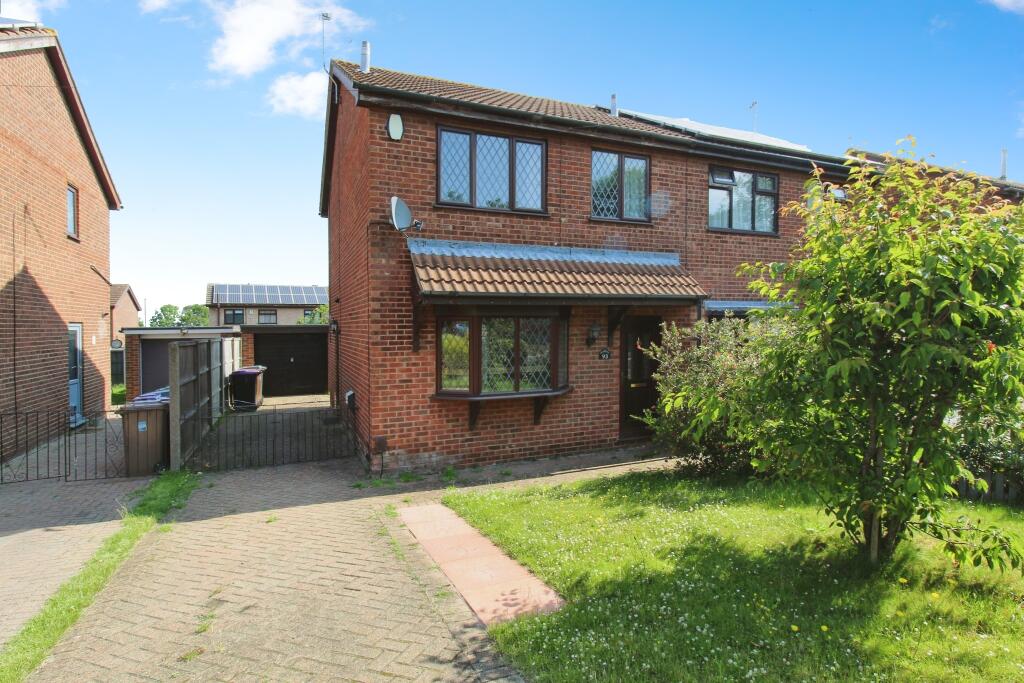 3 bedroom semi-detached house