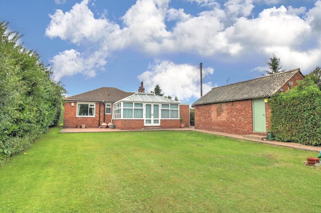3 bedroom detached bungalow for sale in Bawtry Road, Worksop, S81
