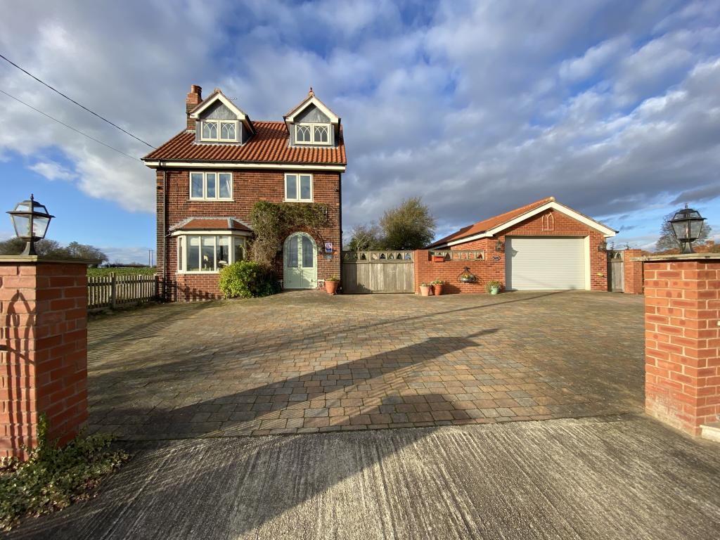 4 bedroom detached house for sale in Clipstone Road, Mansfield, NG21