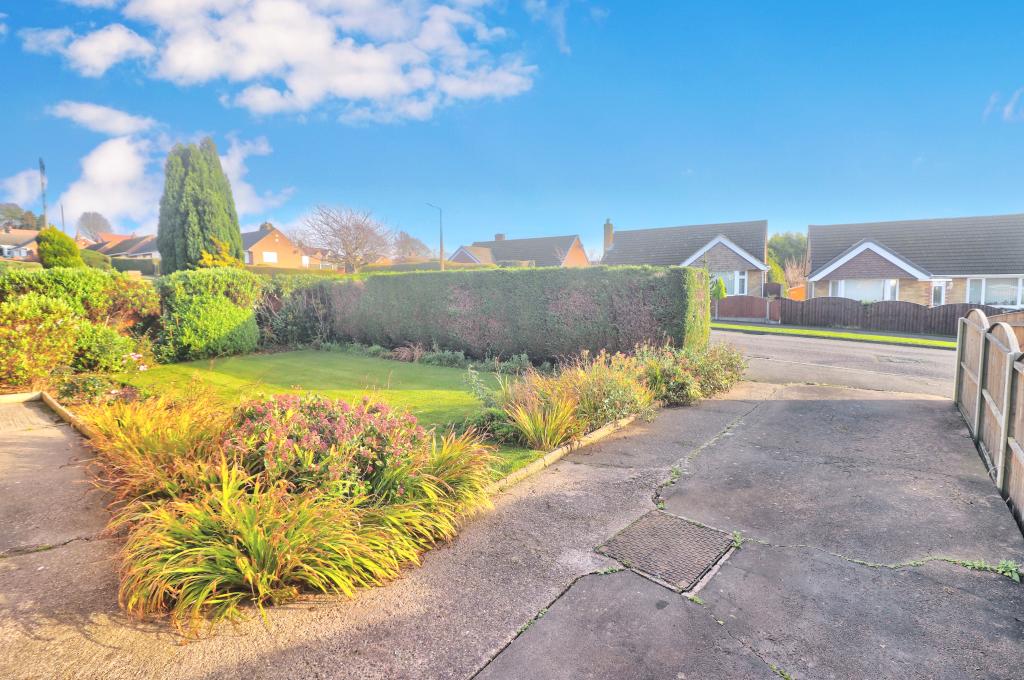 2 bedroom bungalow for sale in Pear Tree Avenue, Swadlincote, DE11