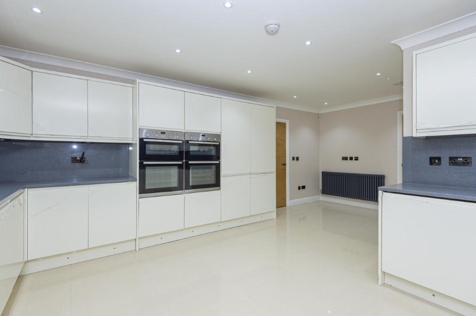 6 bedroom detached house for sale in Easedale Road, Heaton, Bolton, BL1