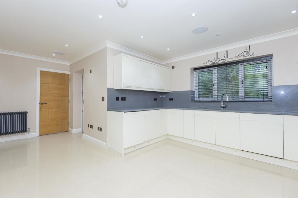 6 bedroom detached house for sale in Easedale Road, Heaton, Bolton, BL1