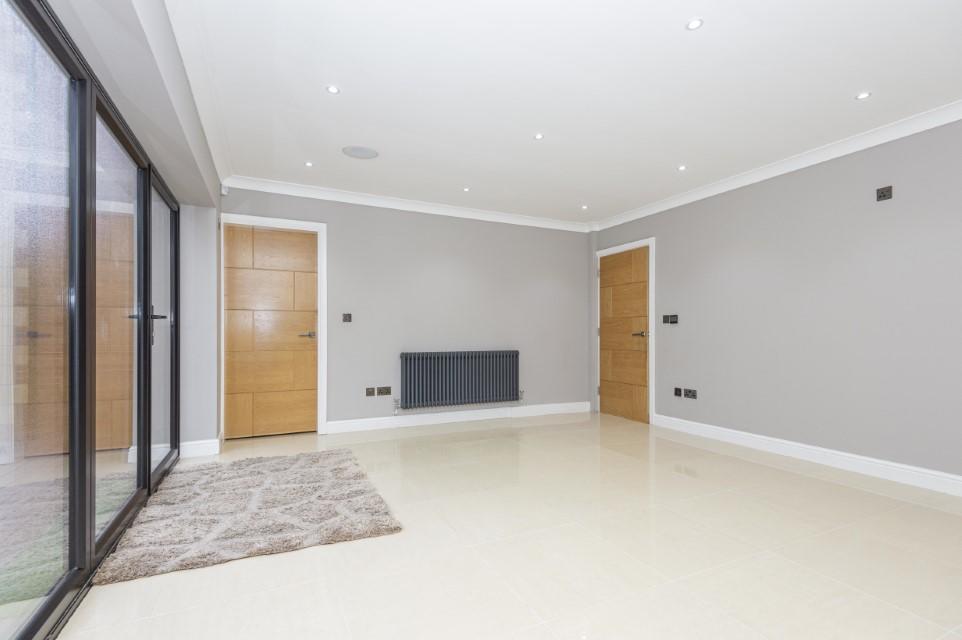 6 bedroom detached house for sale in Easedale Road, Heaton, Bolton, BL1