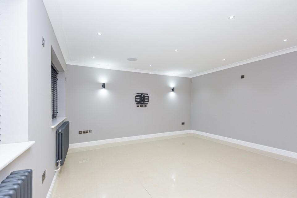 6 bedroom detached house for sale in Easedale Road, Heaton, Bolton, BL1