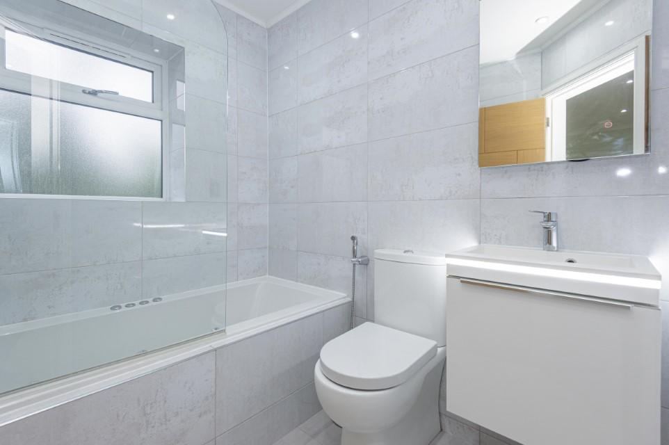 6 bedroom detached house for sale in Easedale Road, Heaton, Bolton, BL1