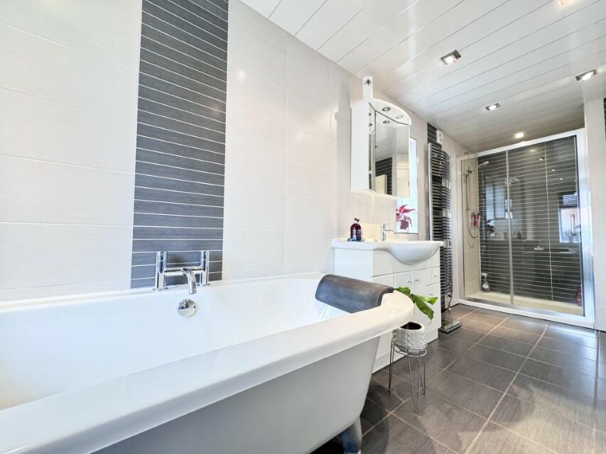 Additional property image - 10 Lingmoor Road, Bolton, BL1 5EA * Detached *