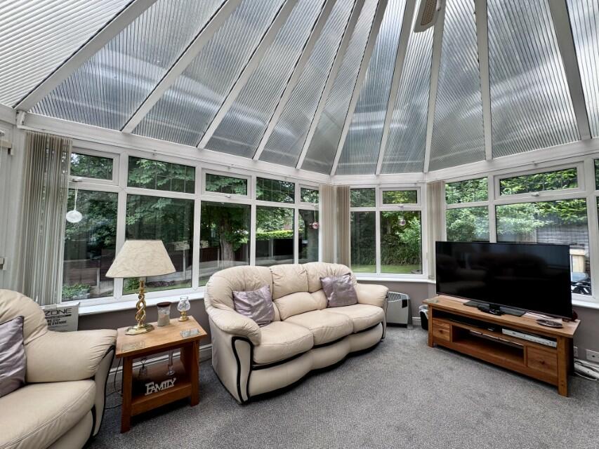 Additional property image - 9 Ravens Holme, Heaton, Bolton