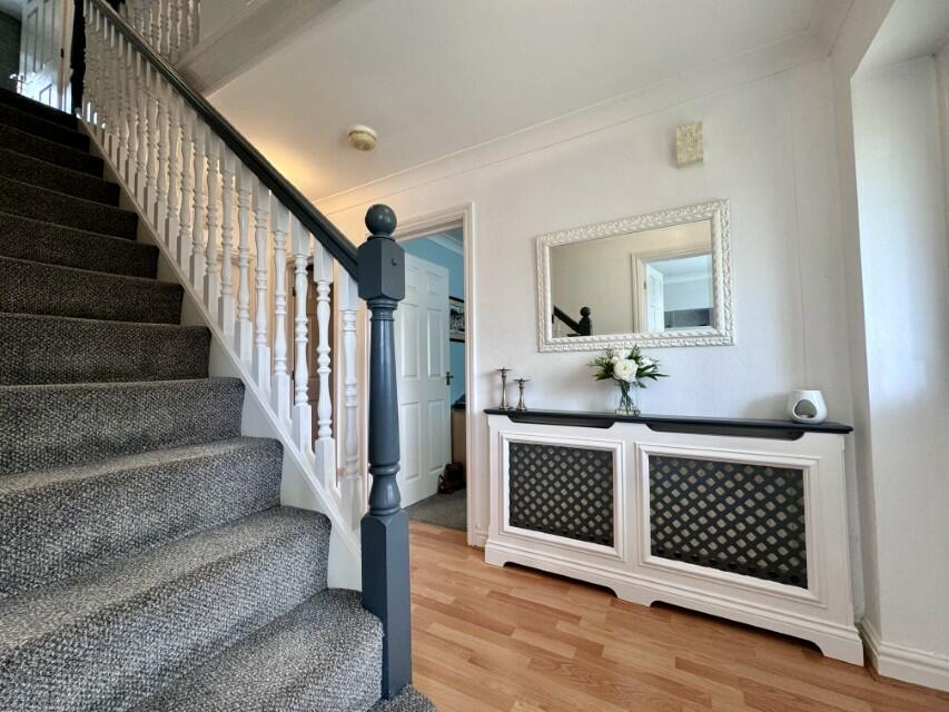 Additional property image - 9 Ravens Holme, Heaton, Bolton