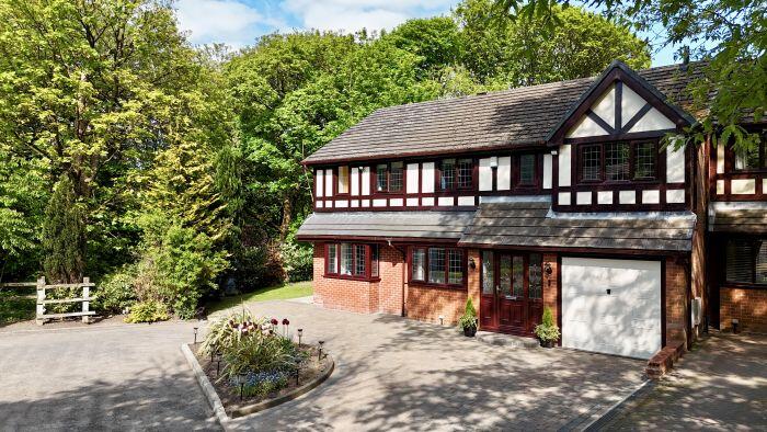 Main image of property: 6 Manorfield Close, Bolton, BL1 6BN