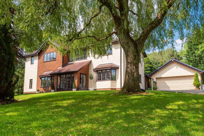 Main image of property: 10 Ravenswood Drive, Heaton, Bolton, BL1 5AJ