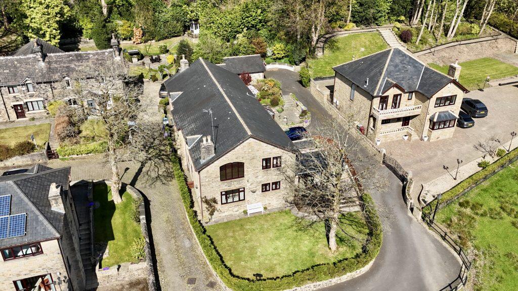Main image of property: 2 Woodsleigh Coppice, Bolton, BL1 5XR