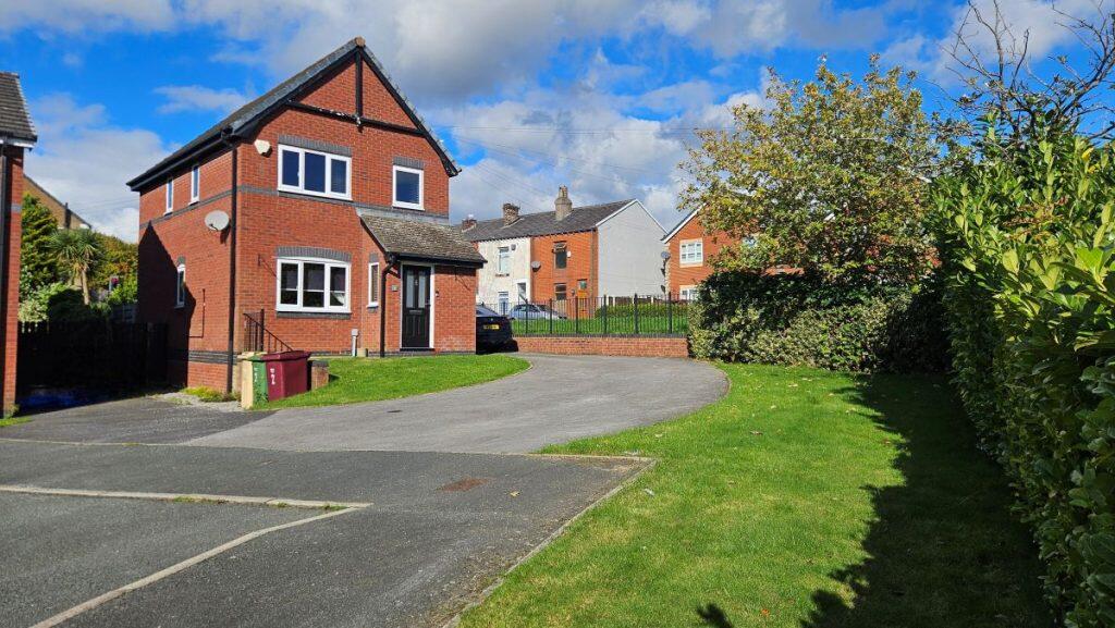 Main image of property: 2 Whiteoak View, Bolton, BL3 1ST