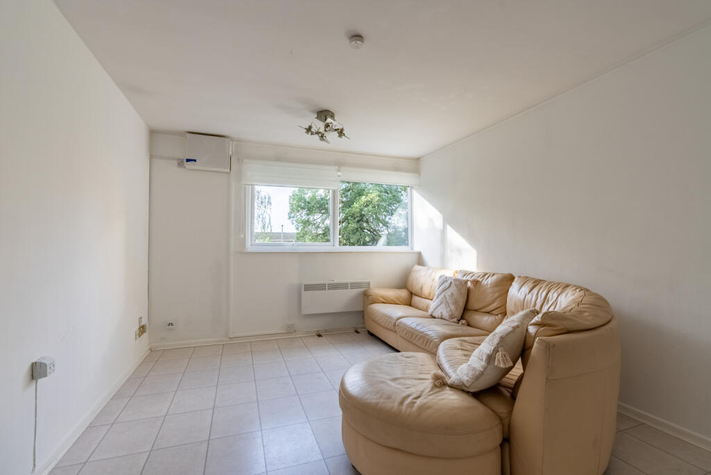 Additional property image - Milton Road, Harpenden, Hertfordshire, AL5