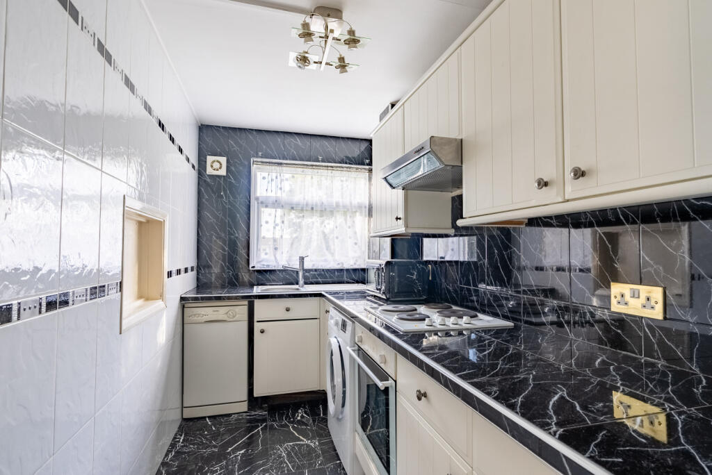 Additional property image - Milton Road, Harpenden, Hertfordshire, AL5