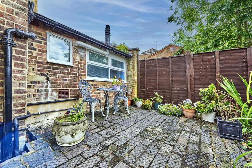 Additional property image - Cowper Road, Harpenden, Hertfordshire, AL5