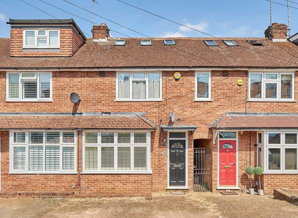 Main image of property: Glemsford Drive, Harpenden, Hertfordshire, AL5